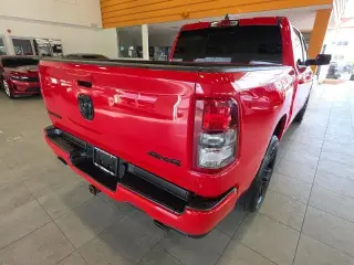 Ram 1500 2020 4x4 Lone Star 4dr Cabina de tripulacion 5.6 ft. SB Camioneta