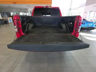 Ram 1500 2020 4x4 Lone Star 4dr Cabina de tripulacion 5.6 ft. SB Camioneta