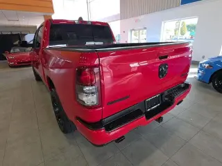 Ram 1500 2020 4x4 Lone Star 4dr Cabina de tripulacion 5.6 ft. SB Camioneta
