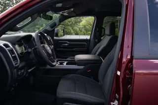 Ram 1500 2025 4x4 Lone Star 4p Cabina de Tripulacion 5.6 ft. SP Camioneta