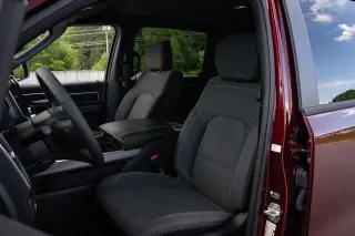 Ram 1500 2025 4x4 Lone Star 4p Cabina de Tripulacion 5.6 ft. SP Camioneta