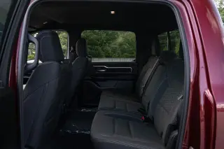 Ram 1500 2025 4x4 Lone Star 4p Cabina de Tripulacion 5.6 ft. SP Camioneta