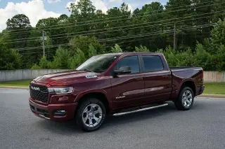Ram 1500 2025 4x4 Lone Star 4p Cabina de Tripulacion 5.6 ft. SP Camioneta