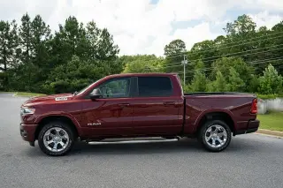Ram 1500 2025 4x4 Lone Star 4p Cabina de Tripulacion 5.6 ft. SP Camioneta