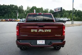 Ram 1500 2025 4x4 Lone Star 4p Cabina de Tripulacion 5.6 ft. SP Camioneta