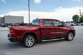 Ram 1500 2025 4x4 Lone Star 4p Cabina de Tripulacion 5.6 ft. SP Camioneta
