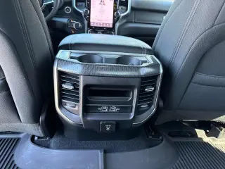 Ram 1500 2025 4x4 Big Horn cabina Dual Cab de 4 puertas, carrocería corta de 5.6 pies