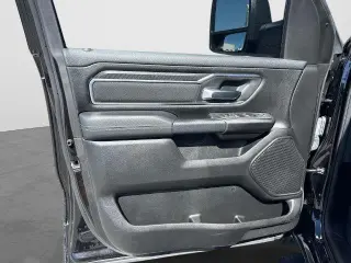Ram 1500 2025 4x4 Big Horn cabina Dual Cab de 4 puertas, carrocería corta de 5.6 pies