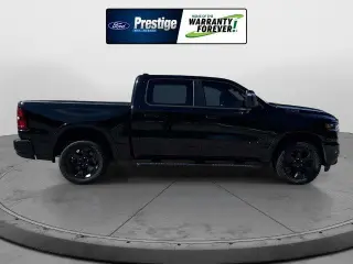 Ram 1500 2025 4x4 Big Horn cabina Dual Cab de 4 puertas, carrocería corta de 5.6 pies