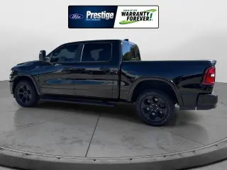 Ram 1500 2025 4x4 Big Horn cabina Dual Cab de 4 puertas, carrocería corta de 5.6 pies