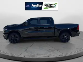 Ram 1500 2025 4x4 Big Horn cabina Dual Cab de 4 puertas, carrocería corta de 5.6 pies