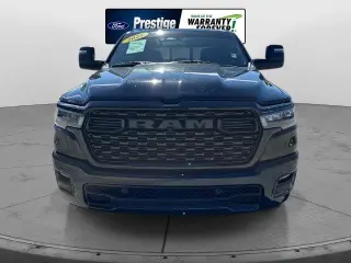 Ram 1500 2025 4x4 Big Horn cabina Dual Cab de 4 puertas, carrocería corta de 5.6 pies