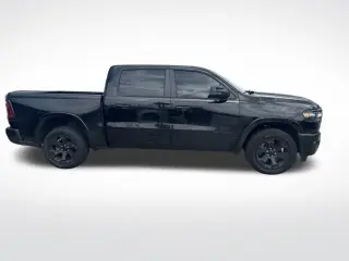 Ram 1500 2026 4x4 Lone Star 4dr Crew Cab 5.6 ft. CB Camión