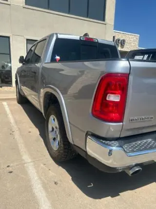 Ram 1500 2025 4x4 Big Horn 4p Puerta Crew Cab 5.6 ft. SB Camioneta