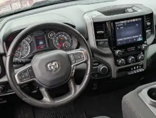Ram 1500 2025 4x2 Tradesman 4dr Cabina Cuadrada Cuádruple Quad 6.4 pies PT Camioneta