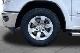 Ram 1500 2019 4x4 Laramie 4dr Crew Cab 5.6 ft. SB Pickup