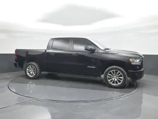 Ram 1500 2023 4x2 Laramie 4p Cab Camioneta de tripulación 5.6 ft. SB