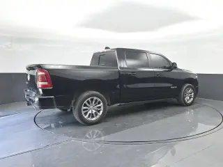 Ram 1500 2023 4x2 Laramie 4p Cab Camioneta de tripulación 5.6 ft. SB