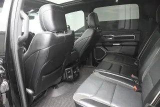 Ram 1500 2023 4x2 Laramie 4p Cab Camioneta de tripulación 5.6 ft. SB