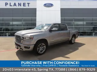 Ram 1500 2022 4x2 Laramie 4p Cab Crew 5.6 ft. SB Camioneta