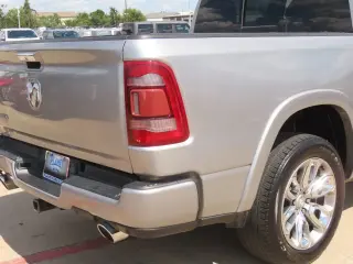 Ram 1500 2022 4x2 Laramie 4p Cab Crew 5.6 ft. SB Camioneta