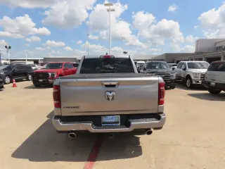 Ram 1500 2022 4x2 Laramie 4p Cab Crew 5.6 ft. SB Camioneta
