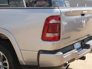 Ram 1500 2022 4x2 Laramie 4p Cab Crew 5.6 ft. SB Camioneta