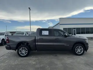 Ram 1500 2023 4x2 Laramie 4p Cab Tripa de Equipo 5.6 ft. SB Pickup