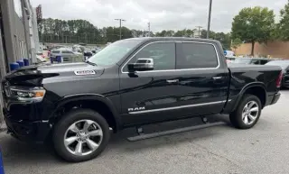 Ram 1500 2022 4x2 Limitada 4p Crew Cab 5.6 ft. SB Camioneta