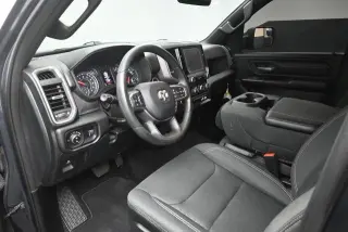Ram 1500 2026 4x2 Tradesman 4p Cab de tripulación 5.6 ft. SB Camioneta
