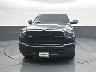 Ram 1500 2026 4x2 Tradesman 4p Cab de tripulación 5.6 ft. SB Camioneta