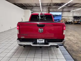 Ram 1500 2023 4x2 Big Horn 4 puertas Crew Cab 5.6 ft. SB Pickup