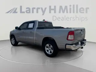 Ram 1500 2022 4x2 Big Horn 4dr Quad Cab 6.4 ft. SB Camión