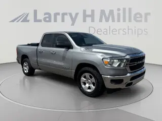 Ram 1500 2022 4x2 Big Horn 4dr Quad Cab 6.4 ft. SB Camión