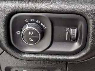 Ram 1500 2022 4x2 Lone Star 4p Camión Cuadrado Cabina Cuádruple 6.4 ft. SB