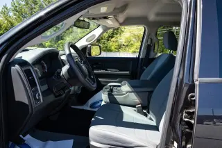 Ram 1500 2015 4x2 Express 4p Cuadro Cab 6.3 ft. CB Camioneta de carga