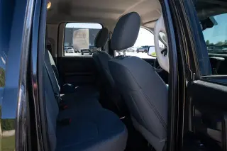 Ram 1500 2015 4x2 Express 4p Cuadro Cab 6.3 ft. CB Camioneta de carga