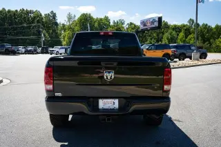 Ram 1500 2015 4x2 Express 4p Cuadro Cab 6.3 ft. CB Camioneta de carga