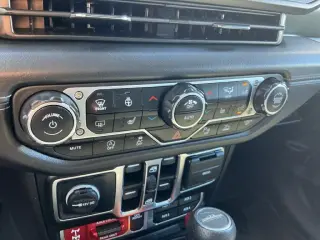 Jeep Gladiator 2025 4x4 Mojave 4p Cab de tripulación 5.0 ft. SB
