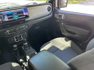 Jeep Gladiator 2025 4x4 Sport 4p. Cabina Tripla 5.0 ft. CB