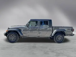 Jeep Gladiator 2025 4x4 Sport 4p. Cabina Tripla 5.0 ft. CB