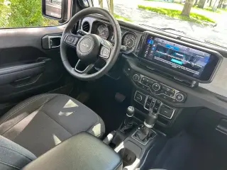 Jeep Gladiator 2025 4x4 Sport 4p. Cabina Tripla 5.0 ft. CB