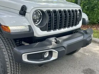 Jeep Gladiator 2025 4x4 Sport 4dr Crew Cab 5.0 ft. CB