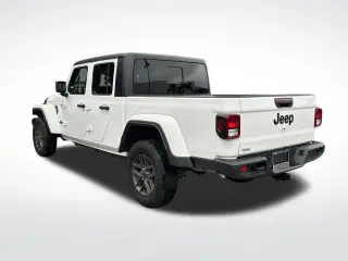 Jeep Gladiator 2025 4x4 Sport 4dr Crew Cab 5.0 ft. CB