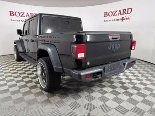Jeep Gladiator 2024 4x4 Sport 4dr Crew Cab 5.0 ft. SB