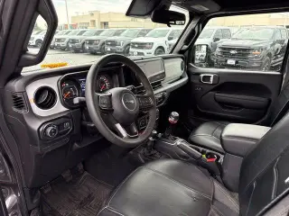 Jeep Gladiator 2024 4x4 Sport 4dr Crew Cab 5.0 ft. SB