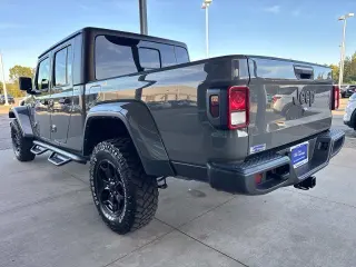 Jeep Gladiator 2022 4x4 Sport 4dr Crew Cab 5.0 ft. SB