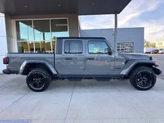 Jeep Gladiator 2022 4x4 Sport 4dr Crew Cab 5.0 ft. SB