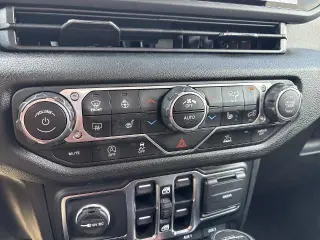 Jeep Gladiator 2024 4x4 Sport 4dr Crew Cab 5.0 ft. CB