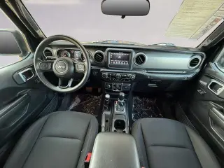 Jeep Gladiator 2023 4x4 Sport cabina de tripulación de 4 puertas con caja de carga de 5.0 pies